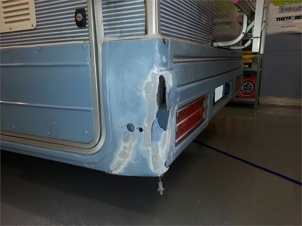 Ricostruzione paraurti danneggiato